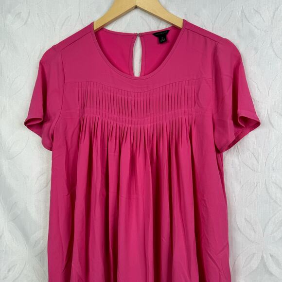 Ann Taylor Preppy Barbie Pink Flowy Pleated Blouse Size XS - Picture 3 of 6